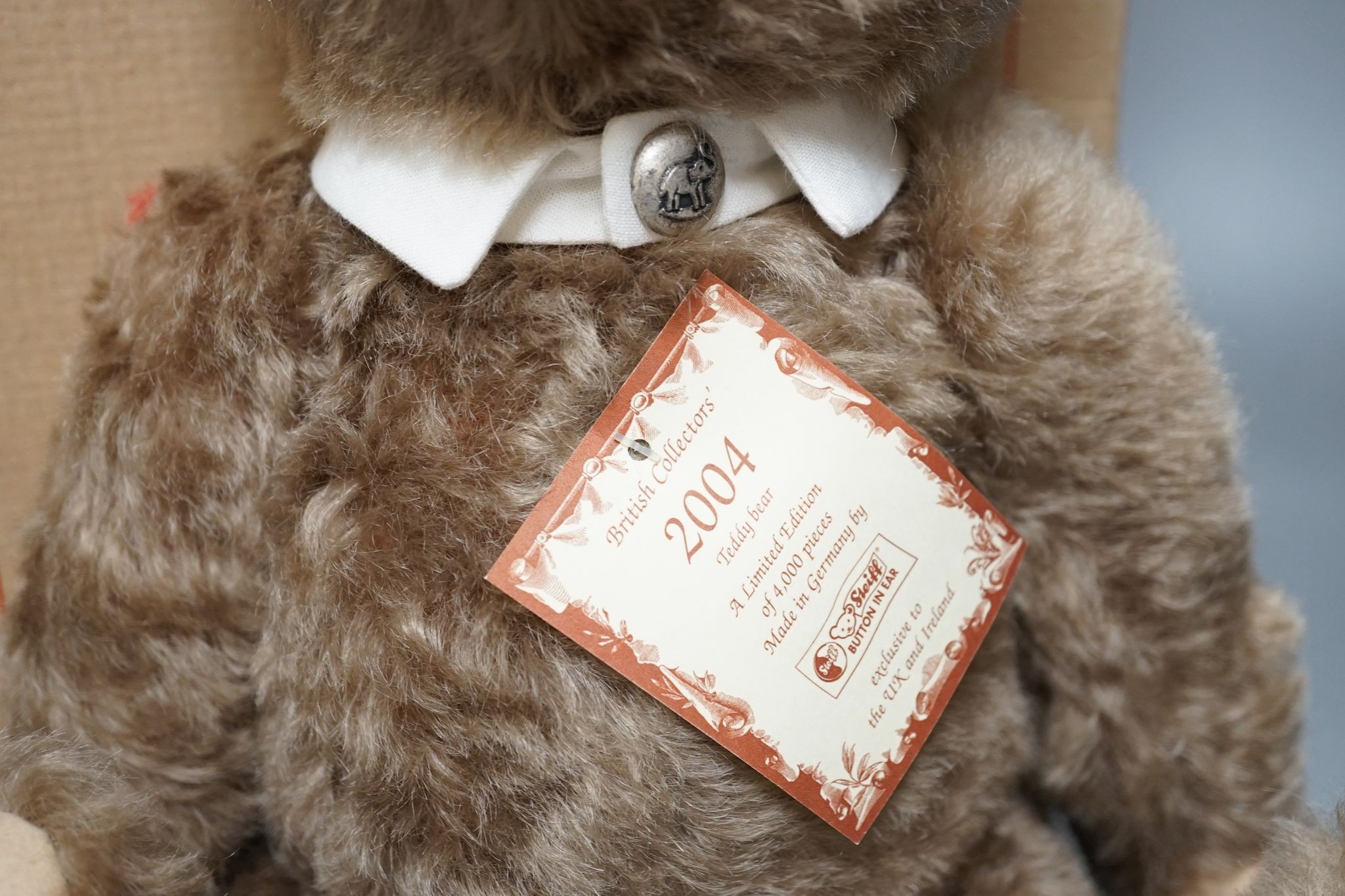 Steiff Collectors 2004 with box and certificate Limited Edition 38cm